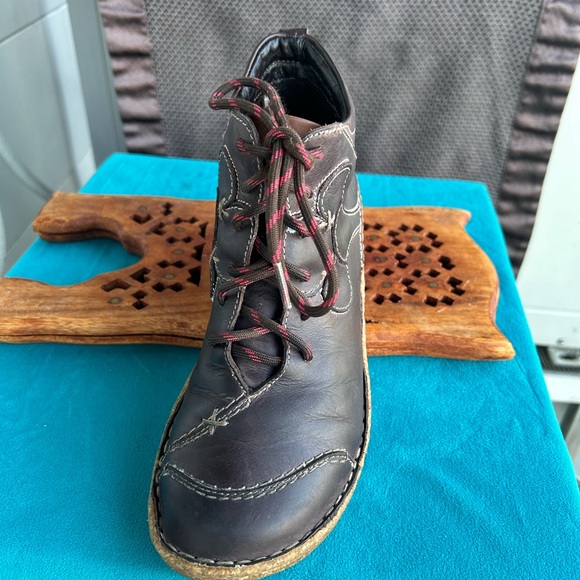 Ankle boots,very comfortable and oh so warm! - Picture 3 of 5